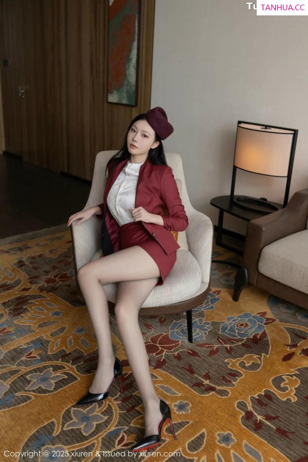 安然Maleah  [XiuRen]高清写真图 2025.05.27 No.10333 安然anran 空姐制服第7张图片